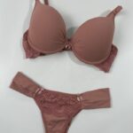 Conjunto com Detalhe Rendado