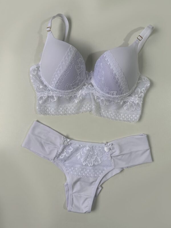 Conjunto Rendado com Base de Renda - Image 2