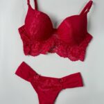 Conjunto Drapeado na Vertical com Renda